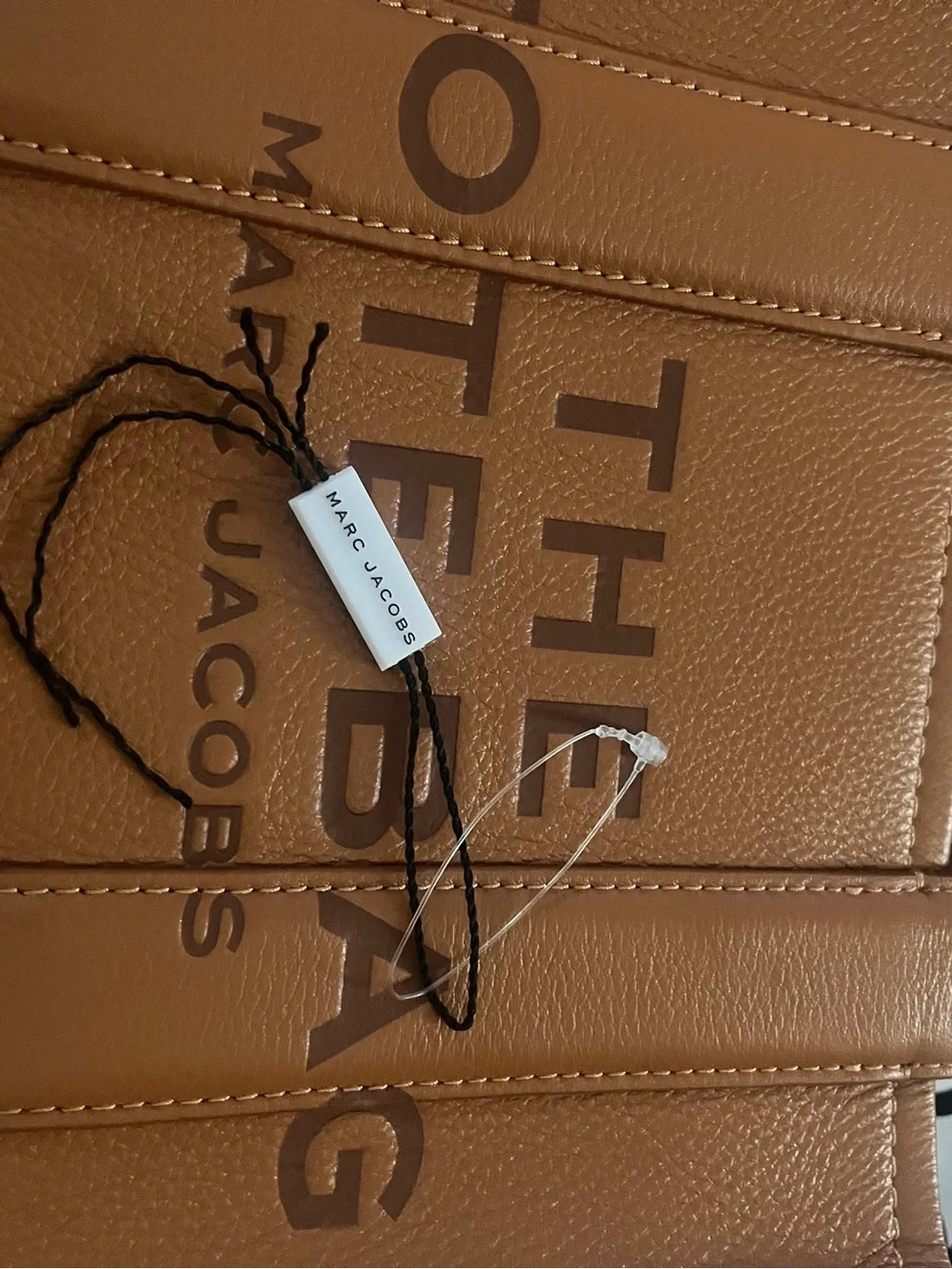 Marc Jacobs Leather The Tote SMALL size - Picture 15 of 15